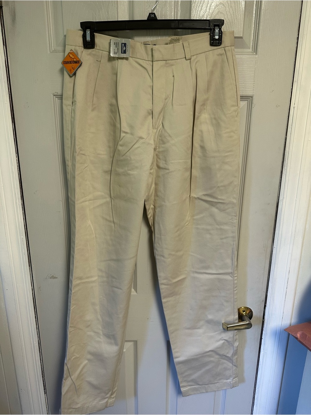 Dockers Men's Pleated Chinos in Light Beige